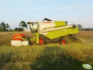 Claas Tucano 320