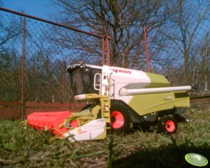 Claas Tucano 450