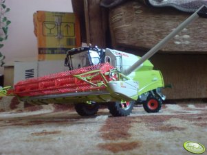 Claas Tucano 450