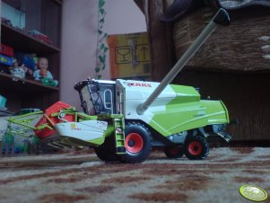 Claas Tucano 450