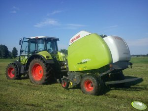 Claas Variant 360RC + Claas Arion 610 Cis