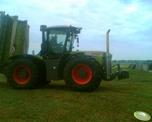 Claas Xerion 3300 Trac VC