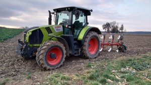 Claas Arion 610