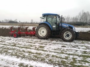 New Holland td5.105