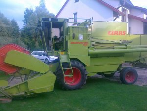 Claas Dominator 85