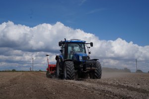 New Holland T6050 Plus & Unia Polonez D3/550