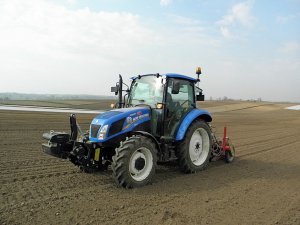 New Holland T4.75 i Weremczuk Max Pneumatic 4