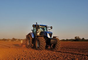 New Holland T7030