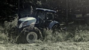 New Holland T7030