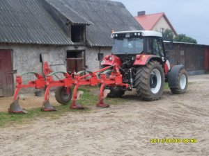 Steyr 9105mt + pługi Staltech