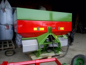 Rozsiewacz Brzeg MX Premium 850