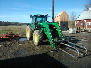 John Deere 7430