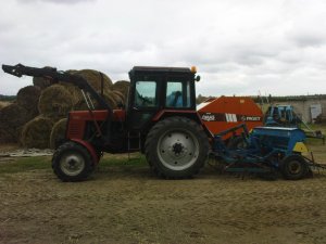 Belarus 820 + agregat uprawowo- siewny 2,7m + poznaniak 2,7m