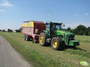 John Deere 8230