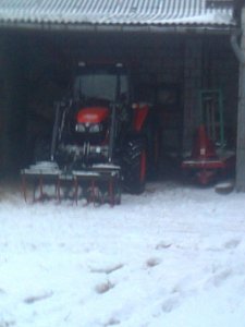 Kubota M8560