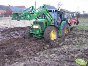 John Deere 6530