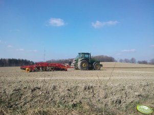 JD 8430 i Vaderstad Topdown 500