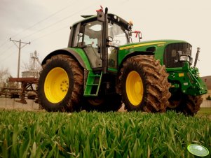 John Deere 6830