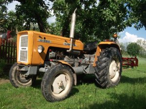 Ursus C-360  + Demarol