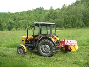 Ursus C-330 i kosiarka