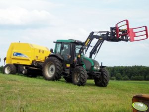 Valtra A83 & New Holland BR6090 Crop Cutter