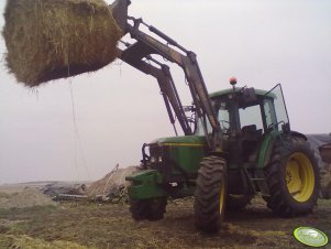 John Deere 6400