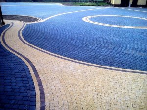 Kostka wokół domu.