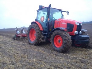 Kubota M135 GX + Kverneland 4*40 + wał Cambella