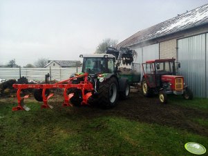 Deutz Fahr Agrofarm 410 + Stoll FZ 10 & Akpil Mix 40 3+1