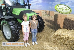 Deutz-Fahr AgroPlus 310N0137.jpg