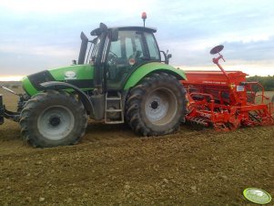 Deutz-Fahr Agrotron M620 + Kuhn Integra G II