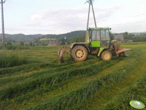 Deutz Intrac 2004 z kosiarkami