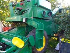 John Deere 630