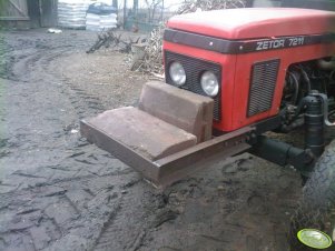 Dodatkowy obciążnik w Zetorze 7211