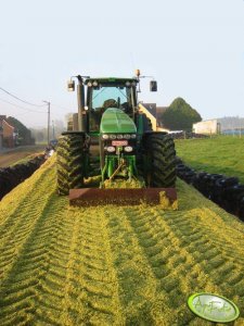 John Deere 8530