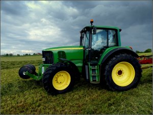 John Deere 6920