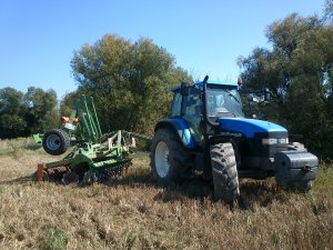 New Holland TM135 + Amazone CATROS+4001-2 TS