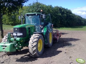 John Deere 6830