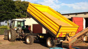 DF Agrofarm 420 TTV + Wielton PRS-2/W8