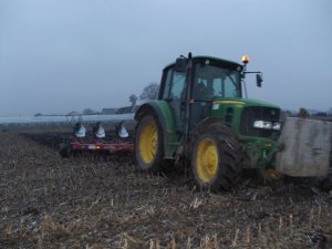 John Deere 6330