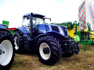 New Holland T8.275