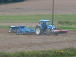 New Holland TVT 195 + Farmet Kompaktomat K400 + Mazur