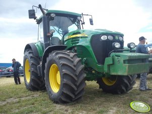 John Deere 7820