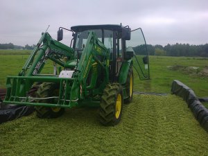 John Deere 5065E + Hydrometal AT 10