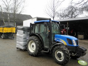 New Holland T4020 + Maszt