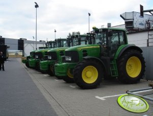 John Deere 7530