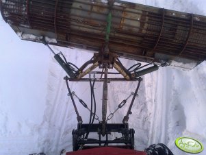 Mechanizm skrętu pługa.