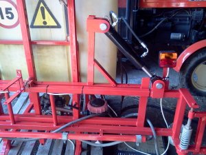 Hydrauliczne poziomowanie belki