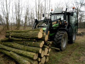 Deutz-Fahr Agrofarm 85 & Stoll Robust F15