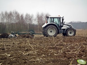 Valtra N142